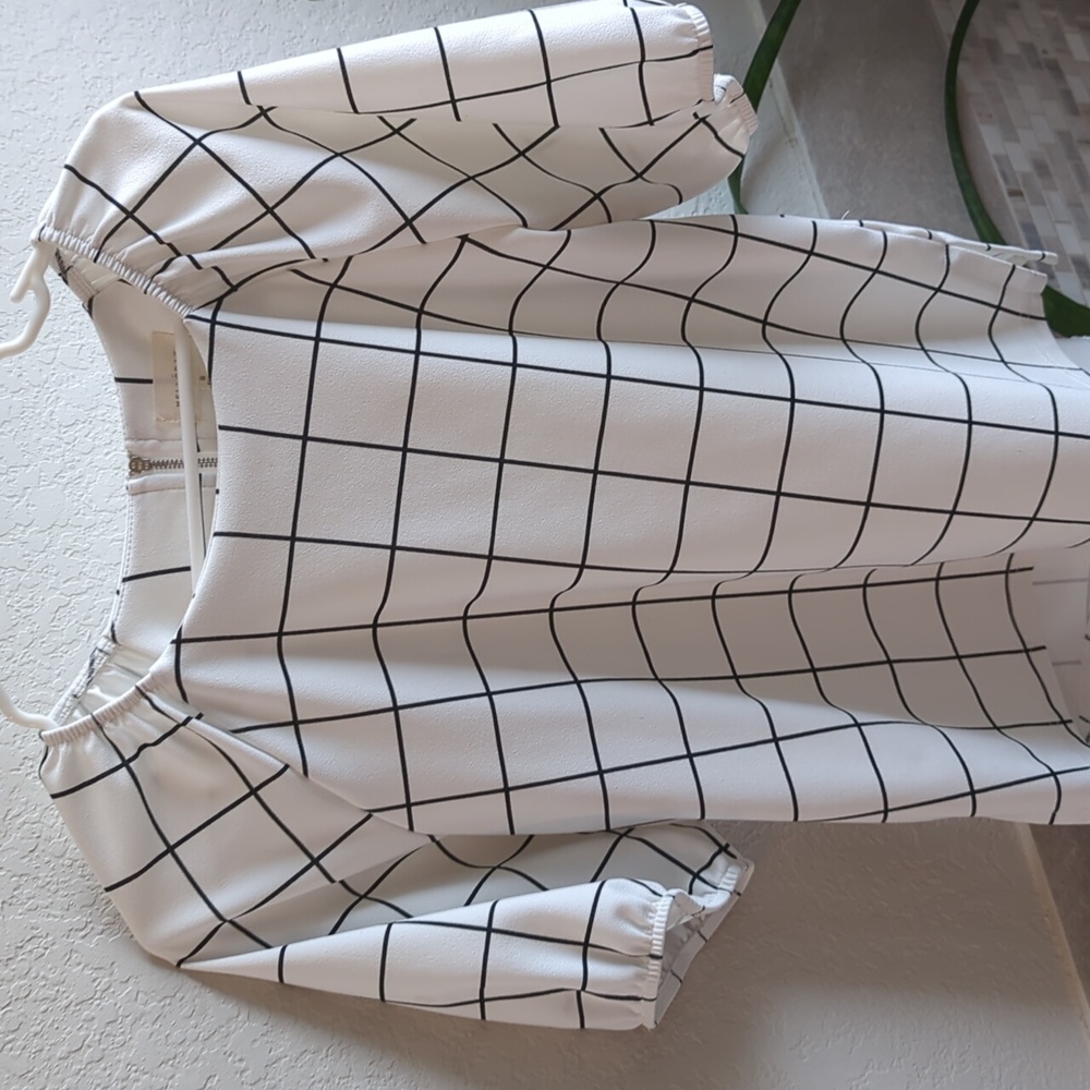 LAST CHANCE! Must go! - MELLODAY blouse in White Black windowpane